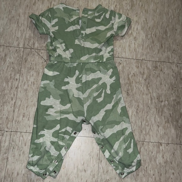 ✨4 FOR $20✨ CAMP JUMPSUIT - Picture 2 of 2